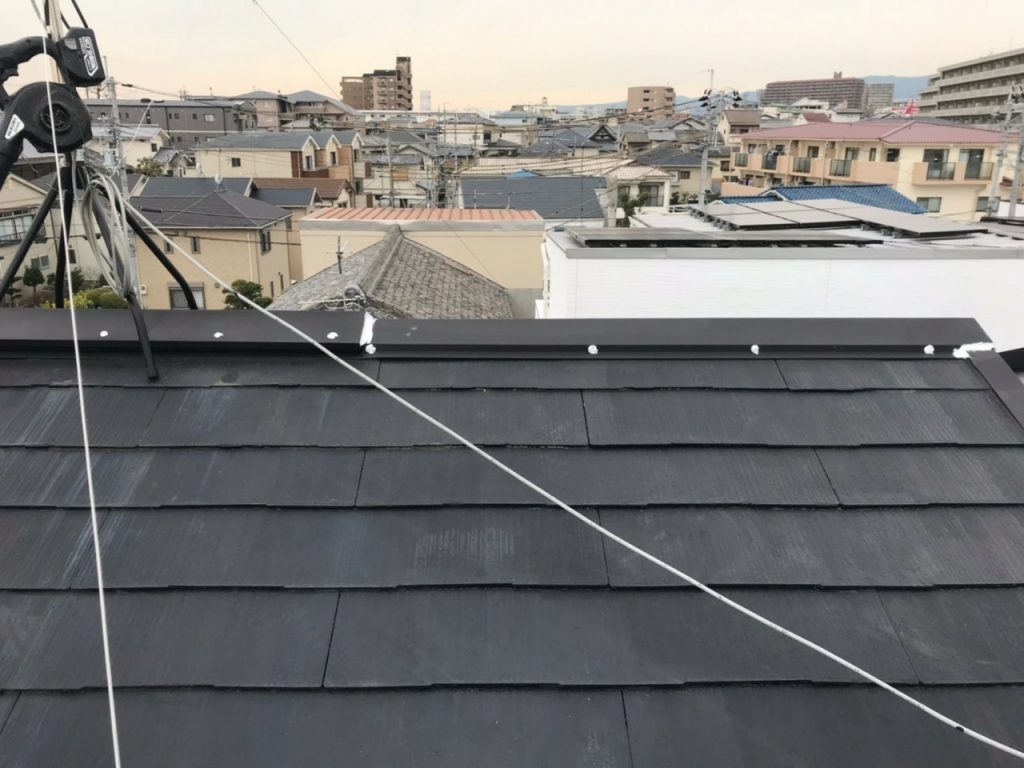 【高槻市】雨と紫外線から家を守る！　屋根/ファインUV塗装　バルコニー/ウレタン塗膜塗装
