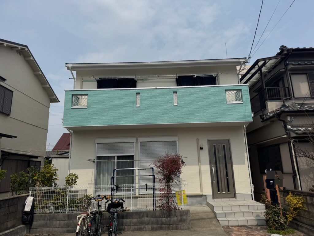 【高槻市】ナチュラルから爽やかへ一新!ミントグリーンが映える外壁塗装工事